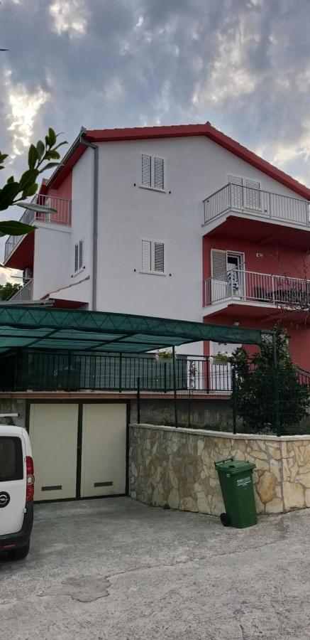 Apartments Boljat โตรกีร์ ภายนอก รูปภาพ