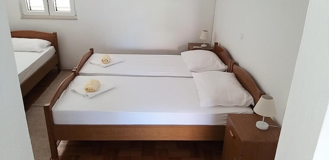 Apartments Boljat โตรกีร์ ภายนอก รูปภาพ