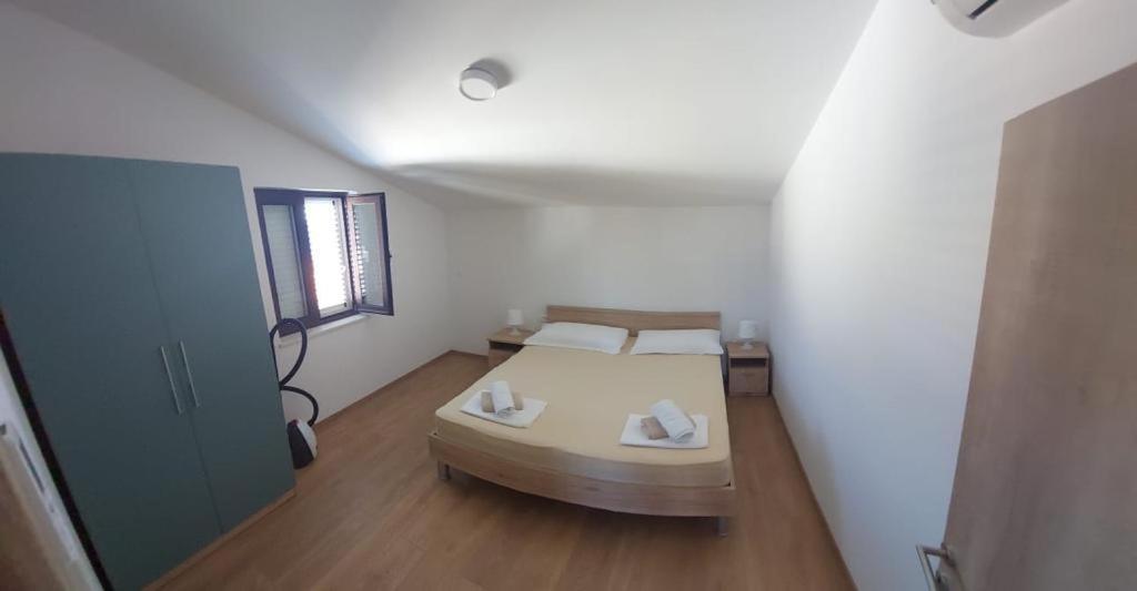 Apartments Boljat โตรกีร์ ภายนอก รูปภาพ