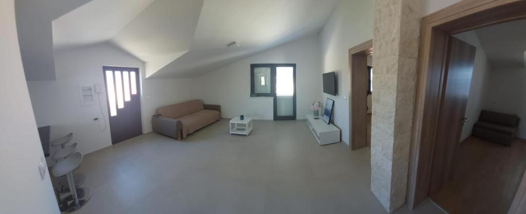 Apartments Boljat โตรกีร์ ภายนอก รูปภาพ