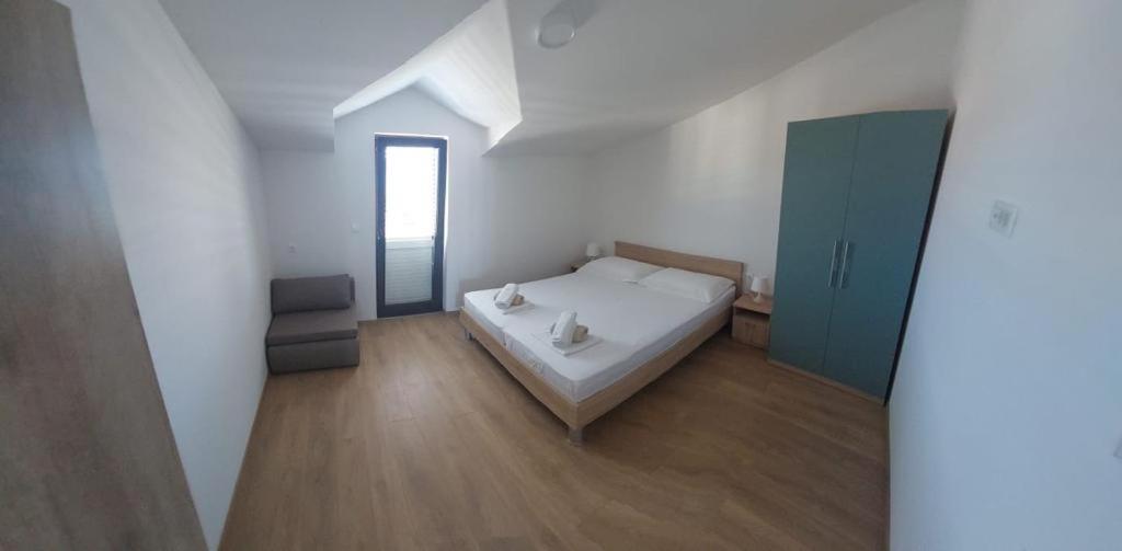 Apartments Boljat โตรกีร์ ภายนอก รูปภาพ