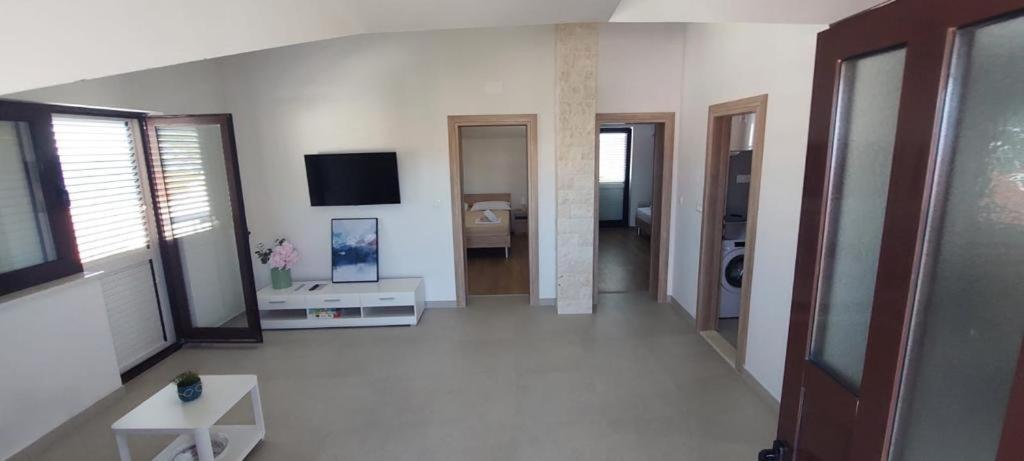 Apartments Boljat โตรกีร์ ภายนอก รูปภาพ