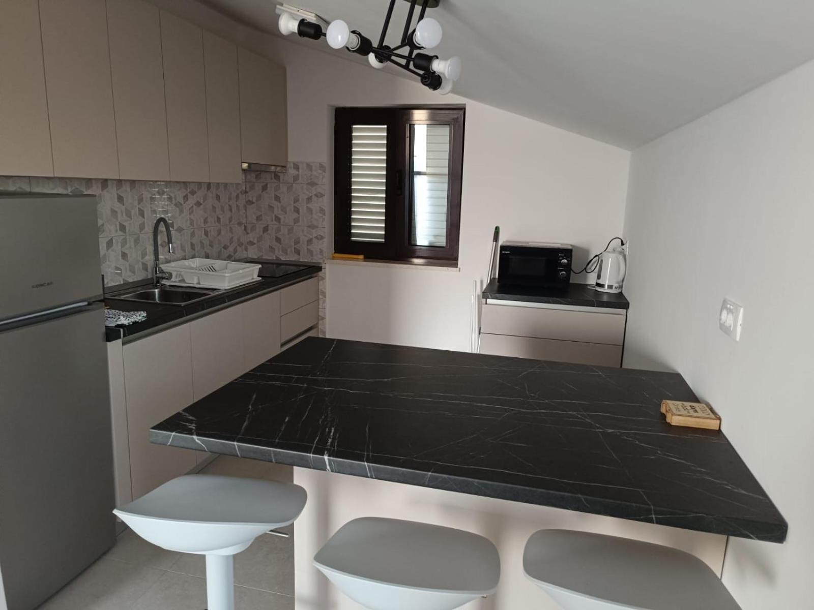 Apartments Boljat โตรกีร์ ภายนอก รูปภาพ