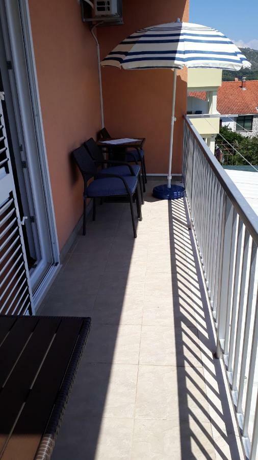 Apartments Boljat โตรกีร์ ภายนอก รูปภาพ